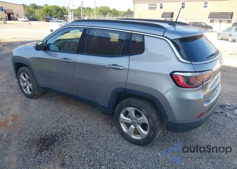 2018 Jeep Compass Latitude 4X4 из США, поврежденный, VIN 3C4NJDBB2JT117009